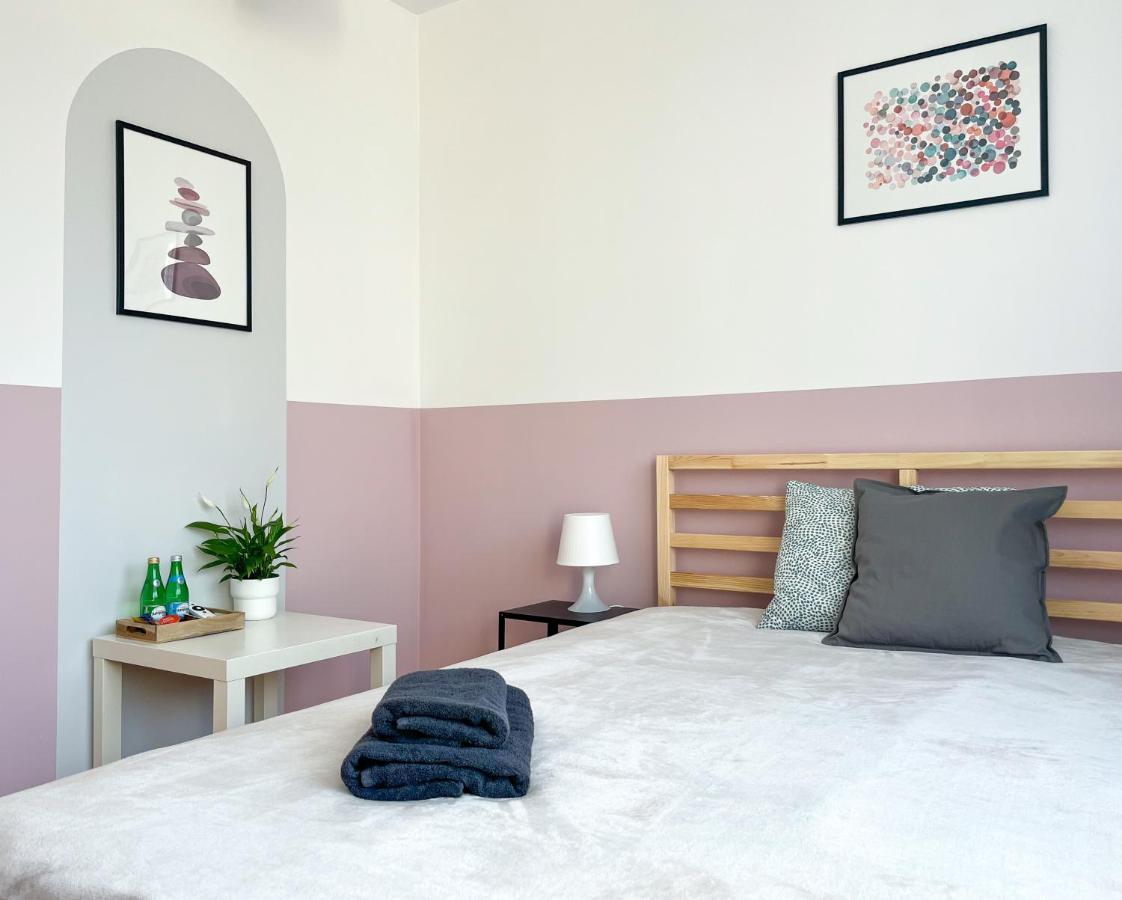 Shape&Color Premium Hostel วอร์ซอ ภายนอก รูปภาพ