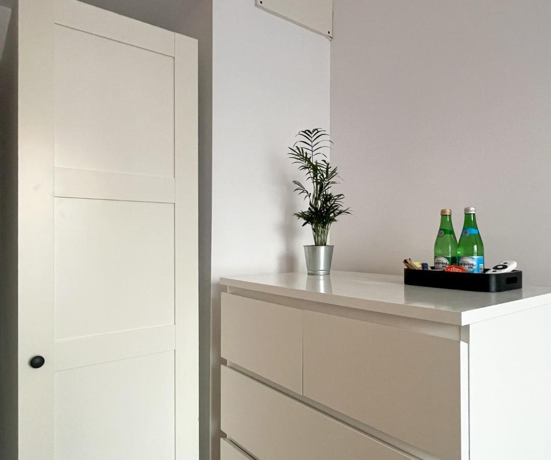 Shape&Color Premium Hostel วอร์ซอ ภายนอก รูปภาพ